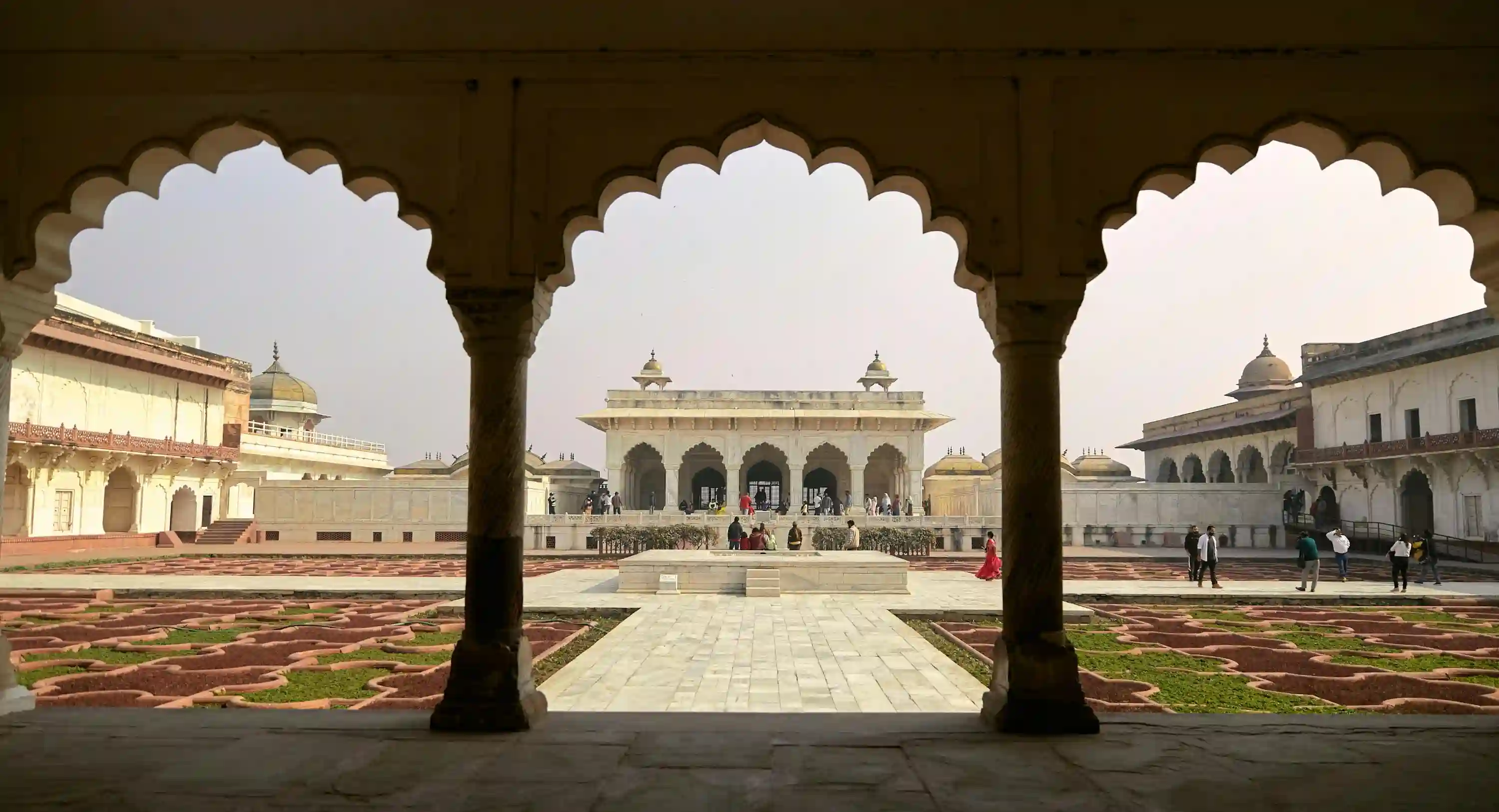 Taj Mahal tour by Luxury Car from Delhi